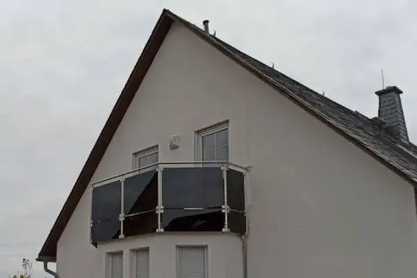 Balkon mit Glaswänden von Glaserei Meissner